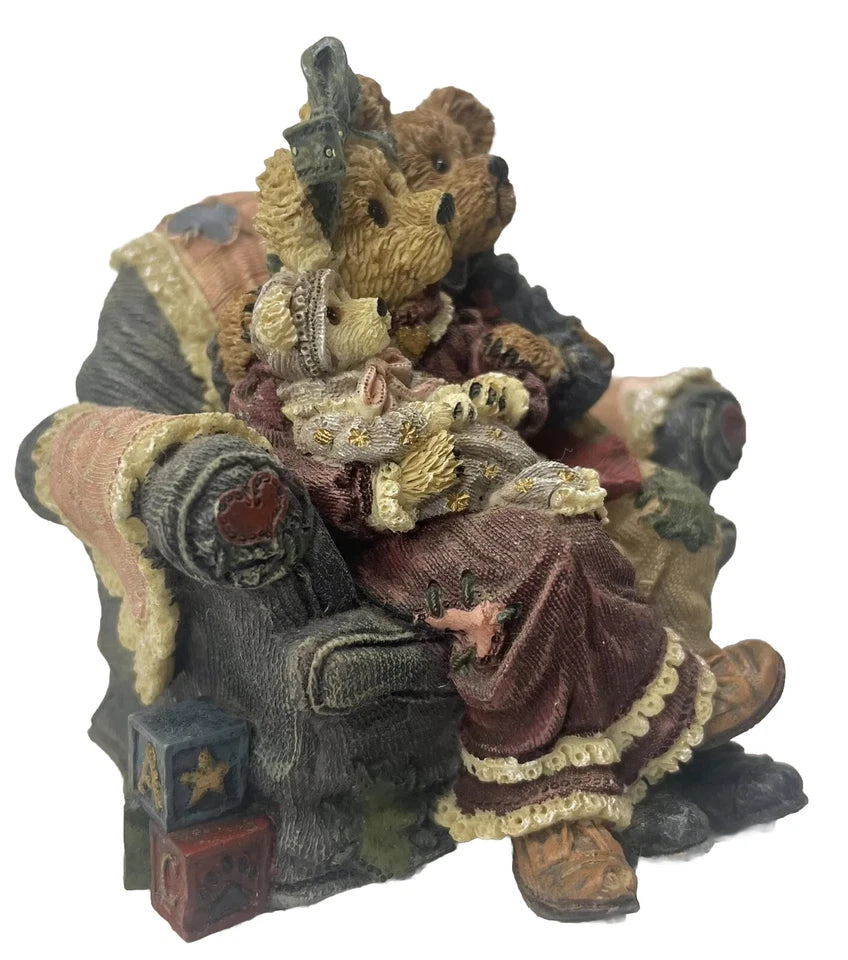 Boyds Bear Resin Momma & Poppa McNewBear w.Baby Bundles 270556 Baby image 1