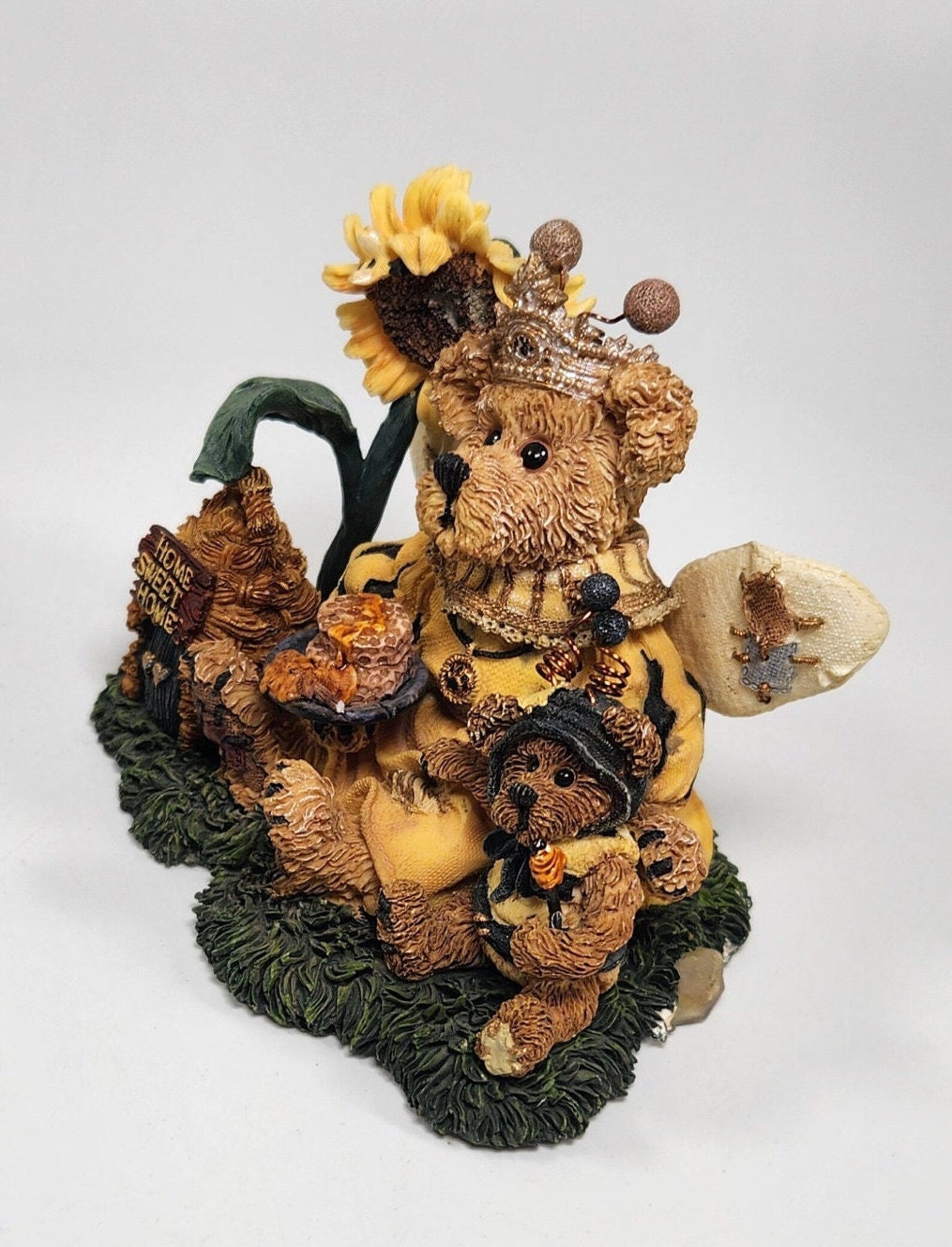 Boyds Bear Resin Victoria Regina Fuzzbruin 1999-71 image 3