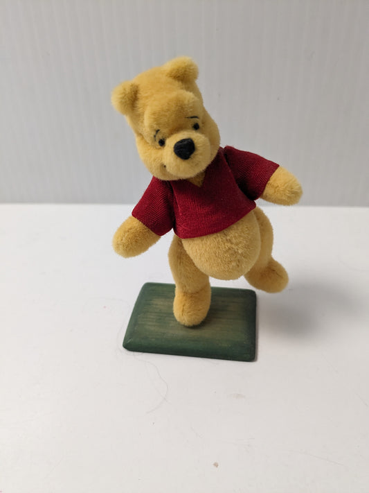 Winnie the Pooh by Kathryn Riley 1998 WDWC image 0