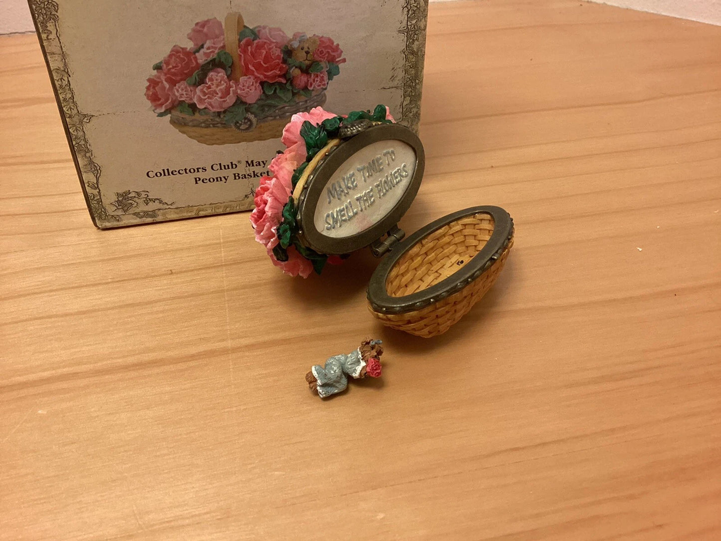 Boyds Treasure Box Collectors Club May Series Mini Peony Basket w.Petal image 3