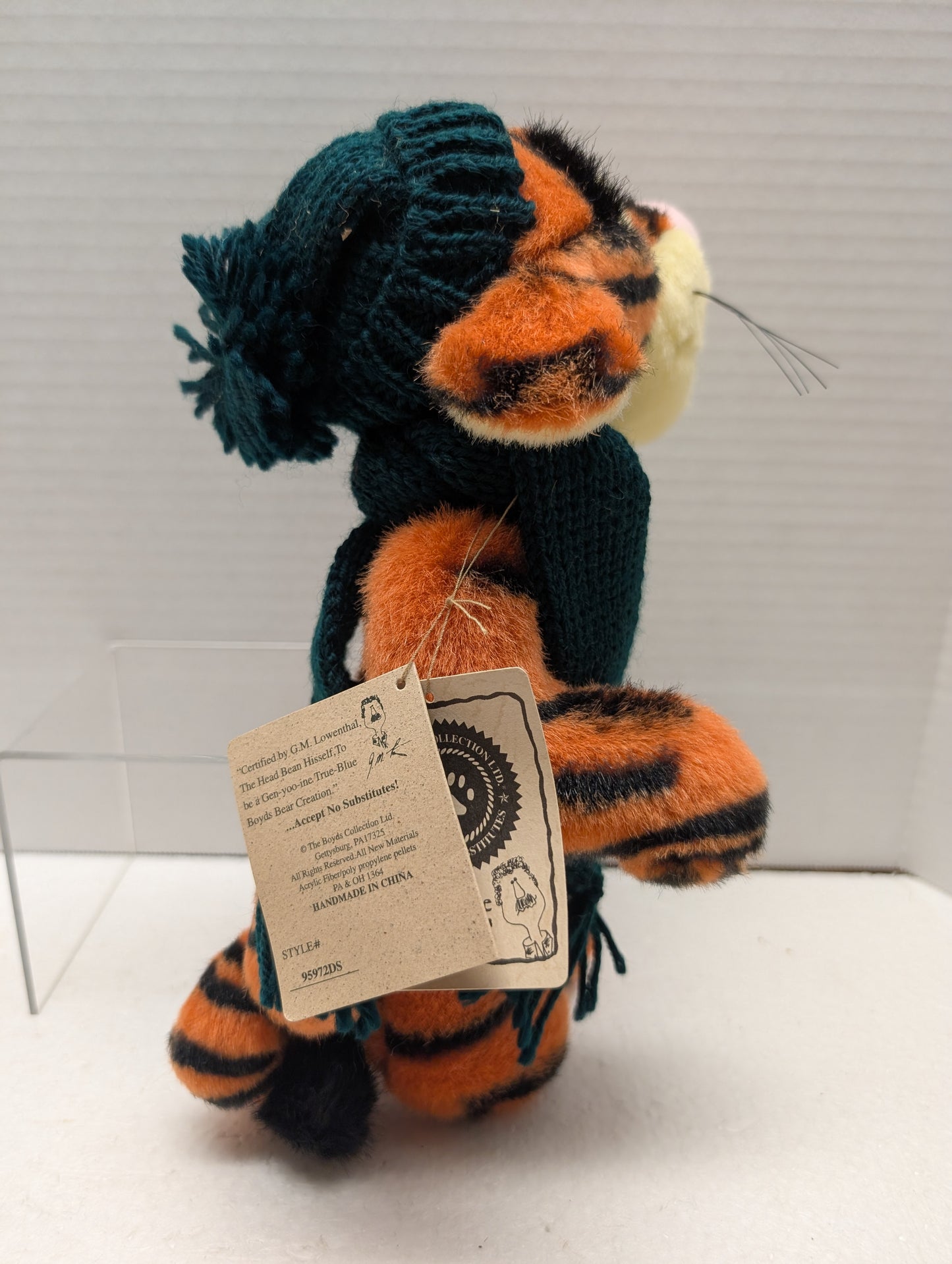 Boyds Pooh Bear's Winter Holiday Tigger with Resin Figurine 95972 DS image 4