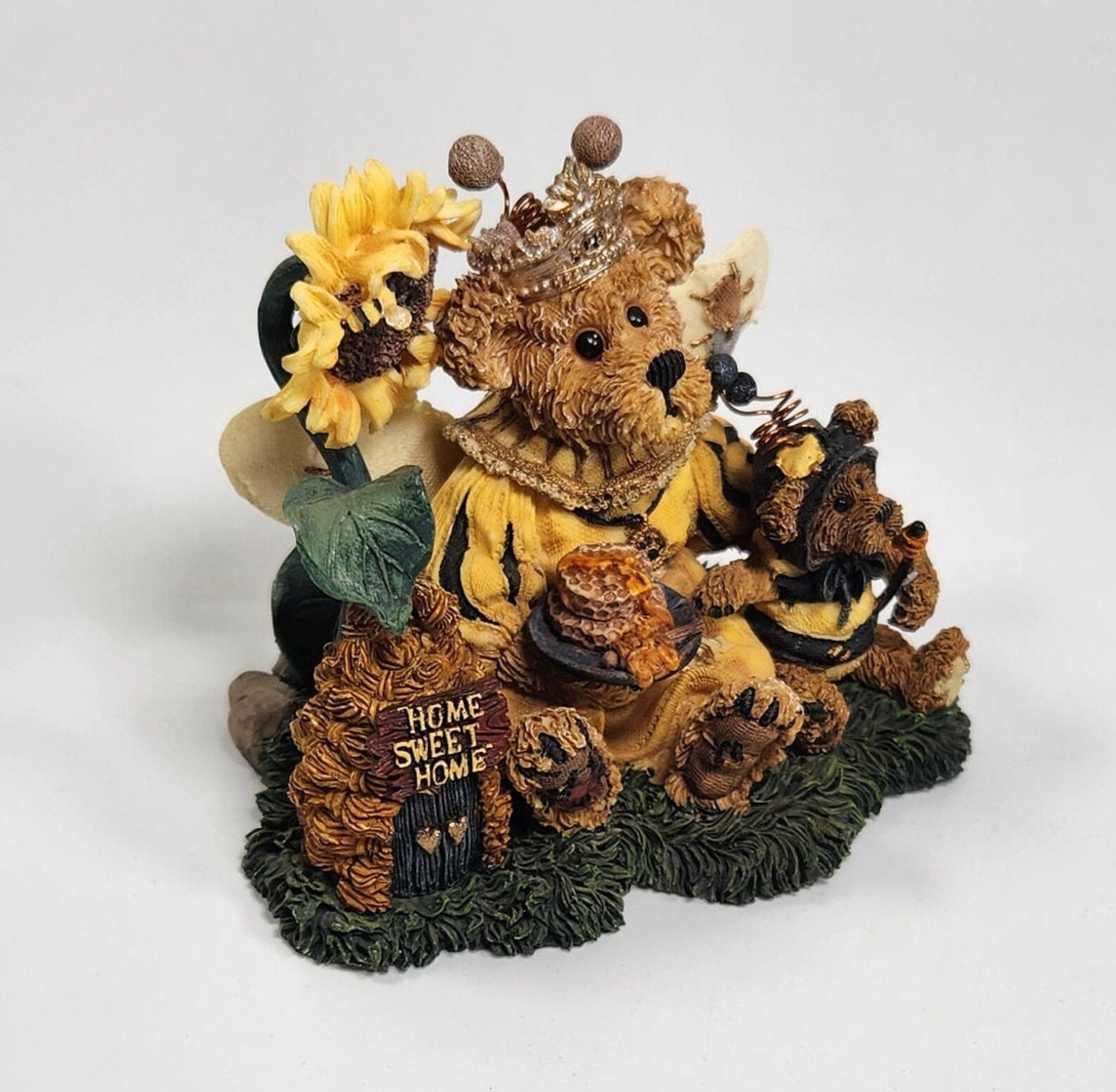 Boyds Bear Resin Victoria Regina Fuzzbruin 1999-71 image 2