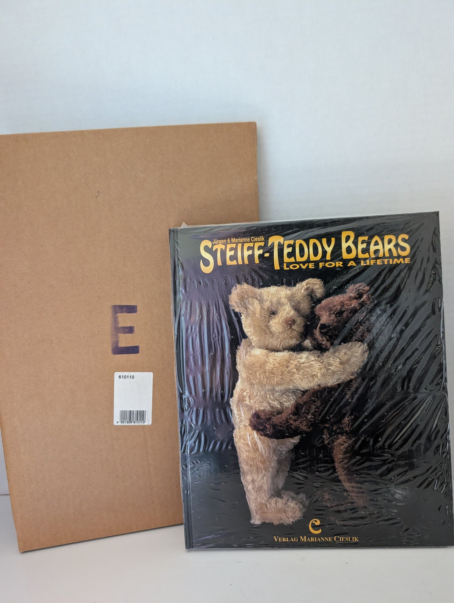 Steiff Book Steiff-Teddy Bears Love For A Lifetime Book image 2