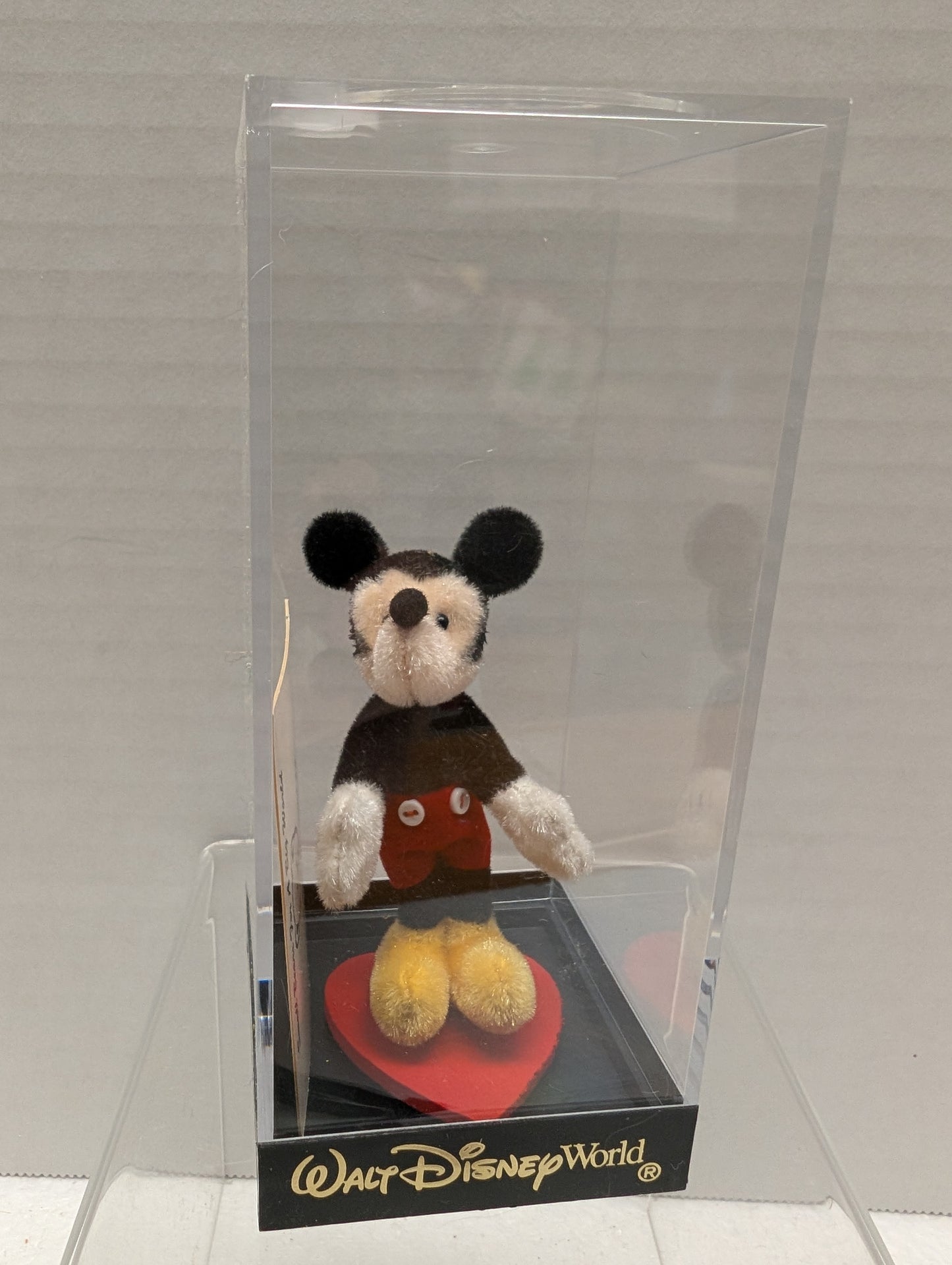 World of Miniatures Disney Mickey Mouse image 1