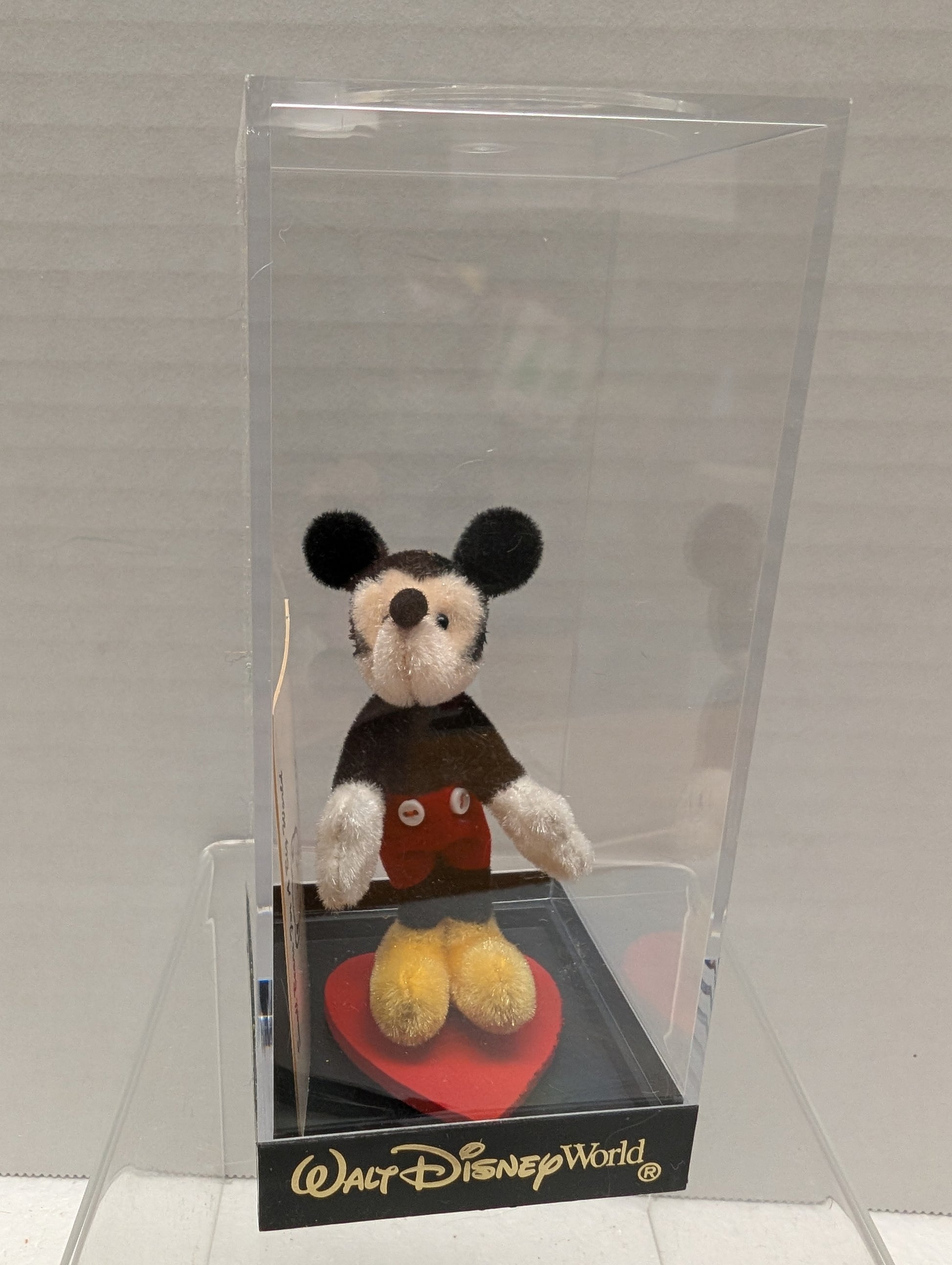 World of Miniatures Disney Mickey Mouse image 1