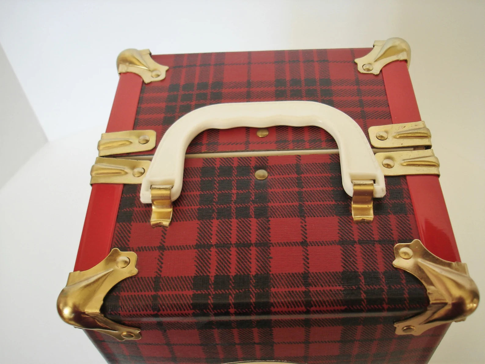North American Trunk Red Plaid image 4