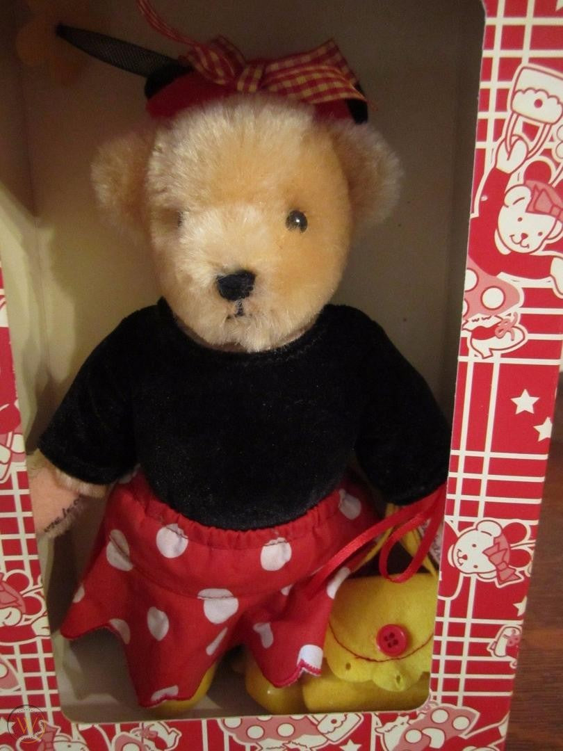North American Muffy Minnie Mouse  2001Walt Disney  & Doll  Convention image 1