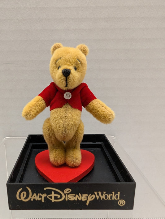 World of Miniature Bears Pooh image 0