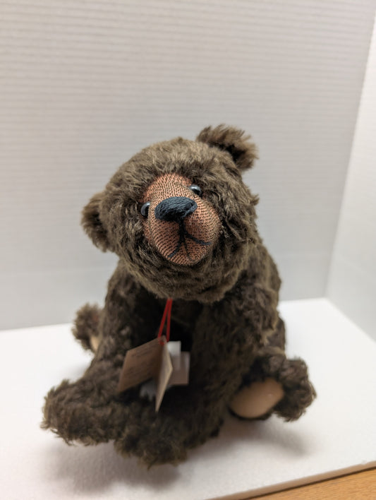 Artist BearEsence Designer Steve Schutt Bear on All 4's Timber image 0