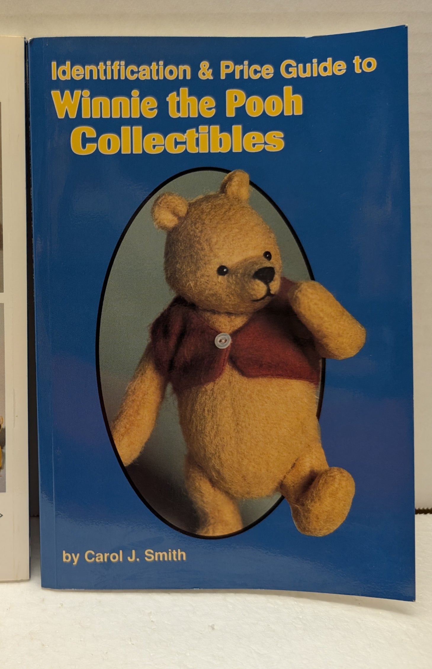 Book Winnie the Pooh Collectibles Identification & Price Guide by Carol J Smith image 0