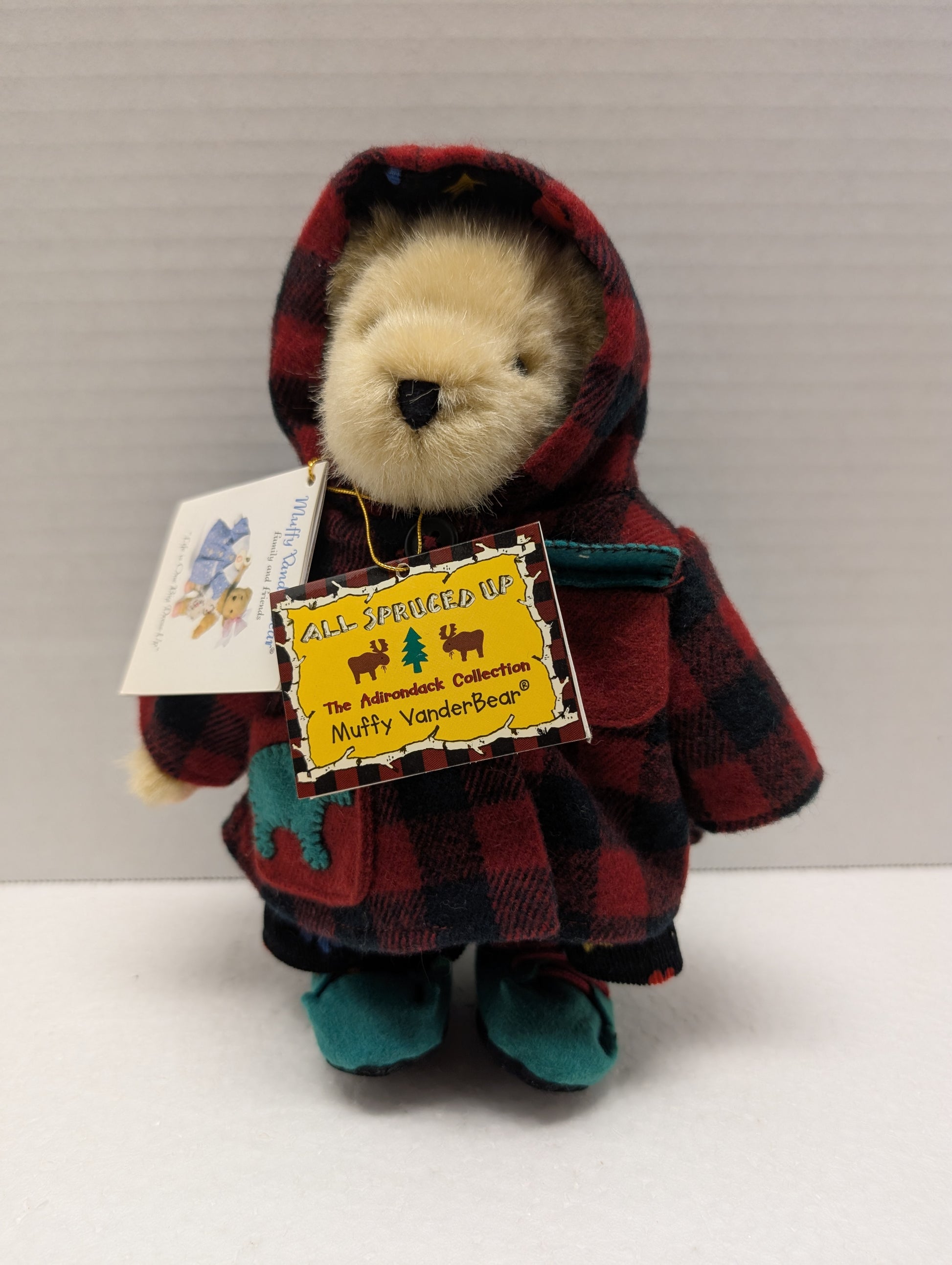 North American Adirondack Coll All Spruced Up Muffy dressed 5409 image 0