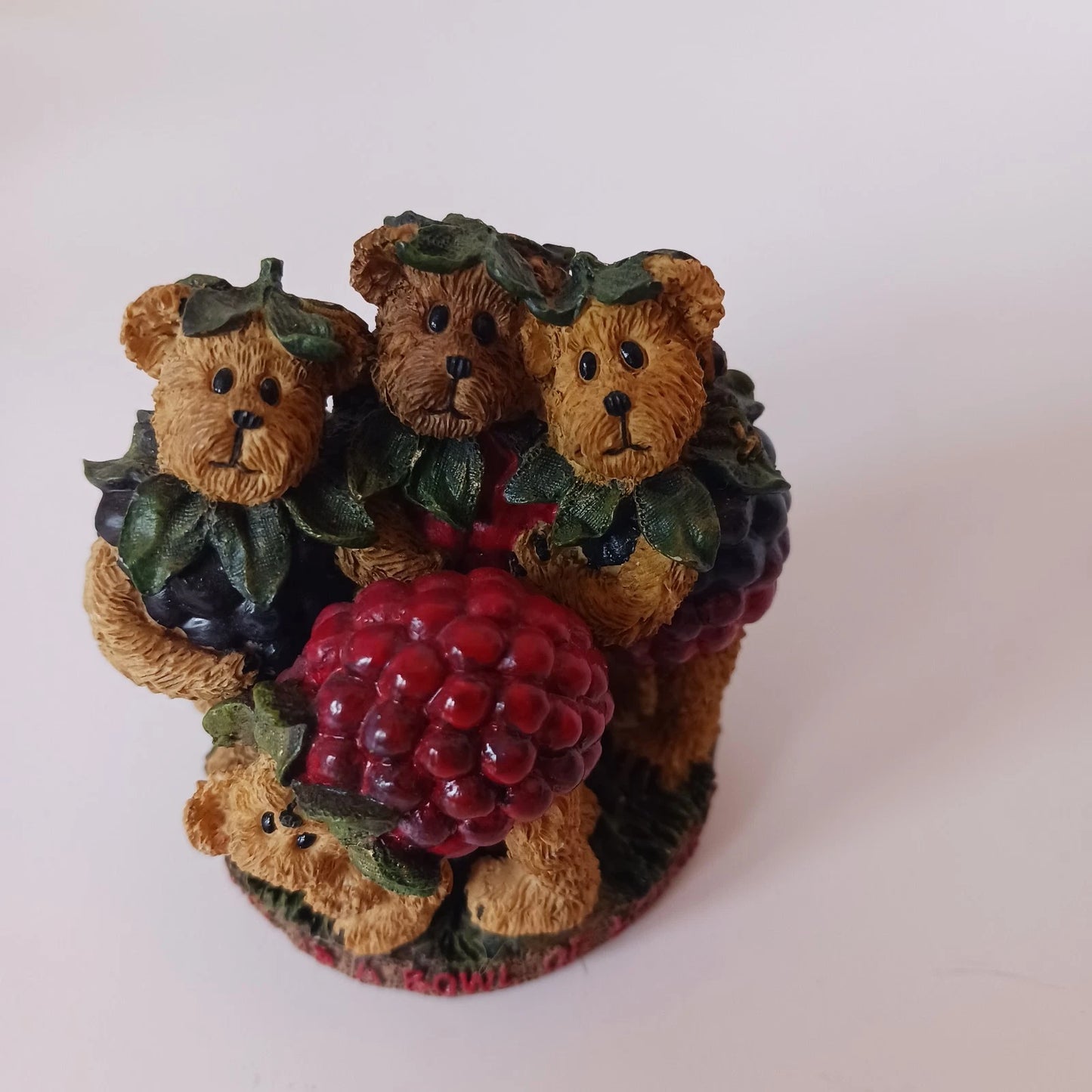 Boyds Bear Resin Frank, Oscar Barney & Stu 2004-21  Berries image 0