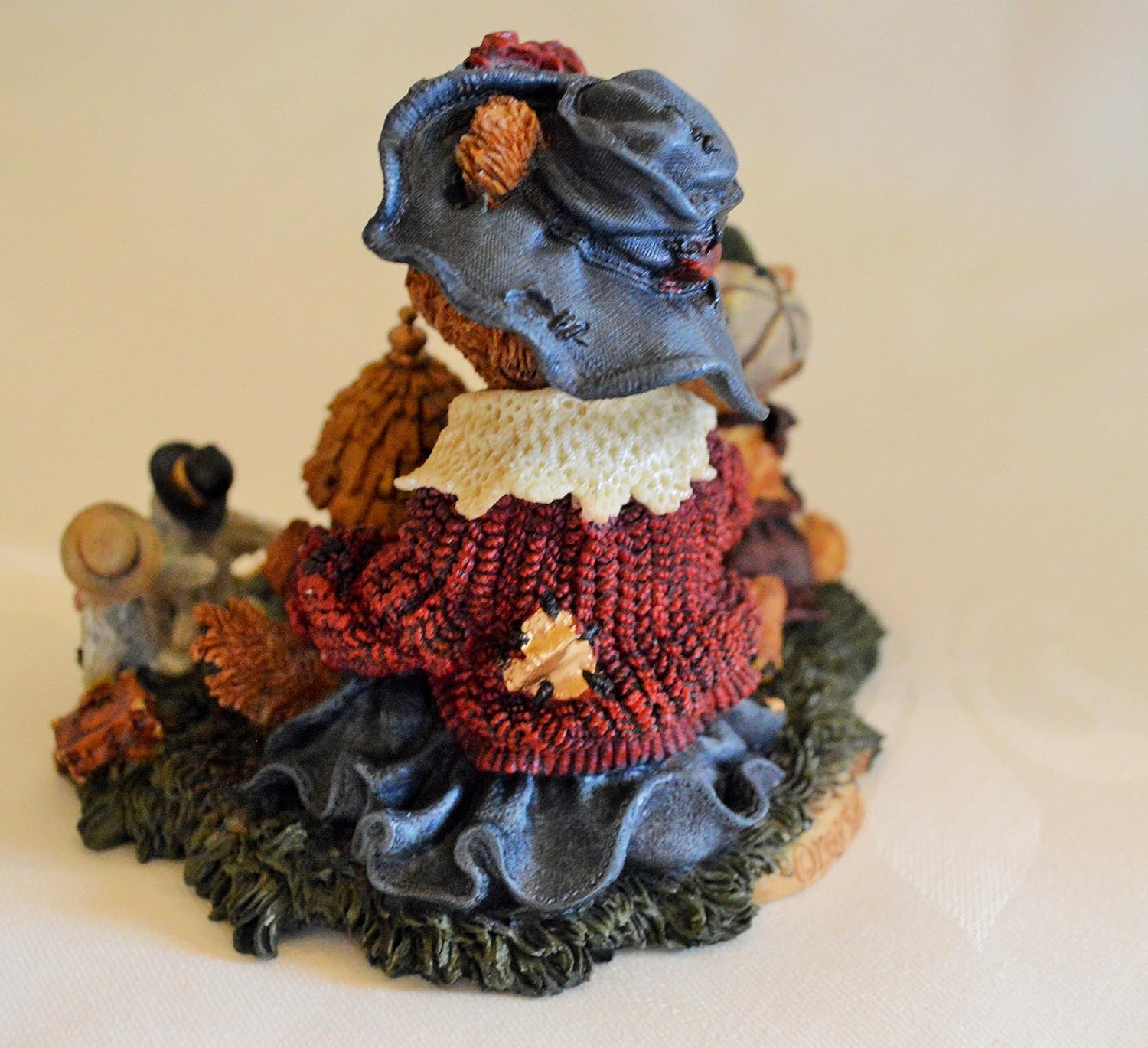 Boyds Bear Resin Ms. Berriweather's Cottage F. o. B Member Figurine 01998-41 image 2