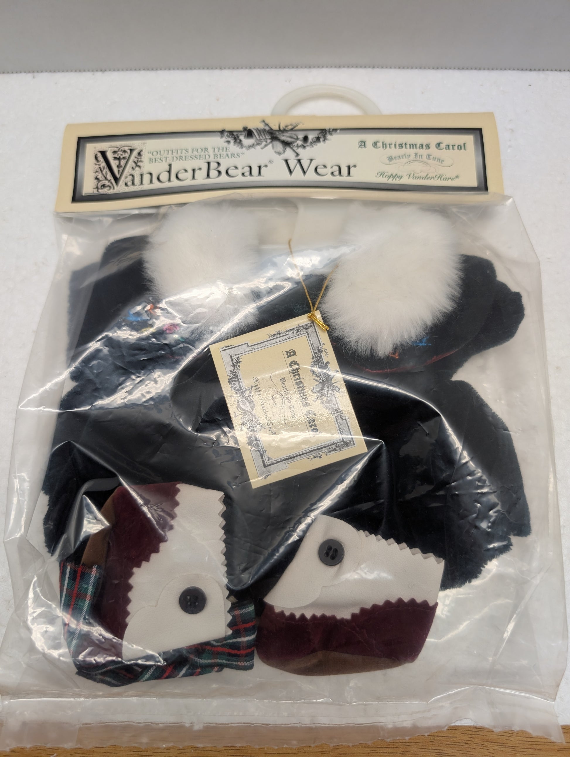 North American Christmas Carol Hoppy Outfit 4470 image 0