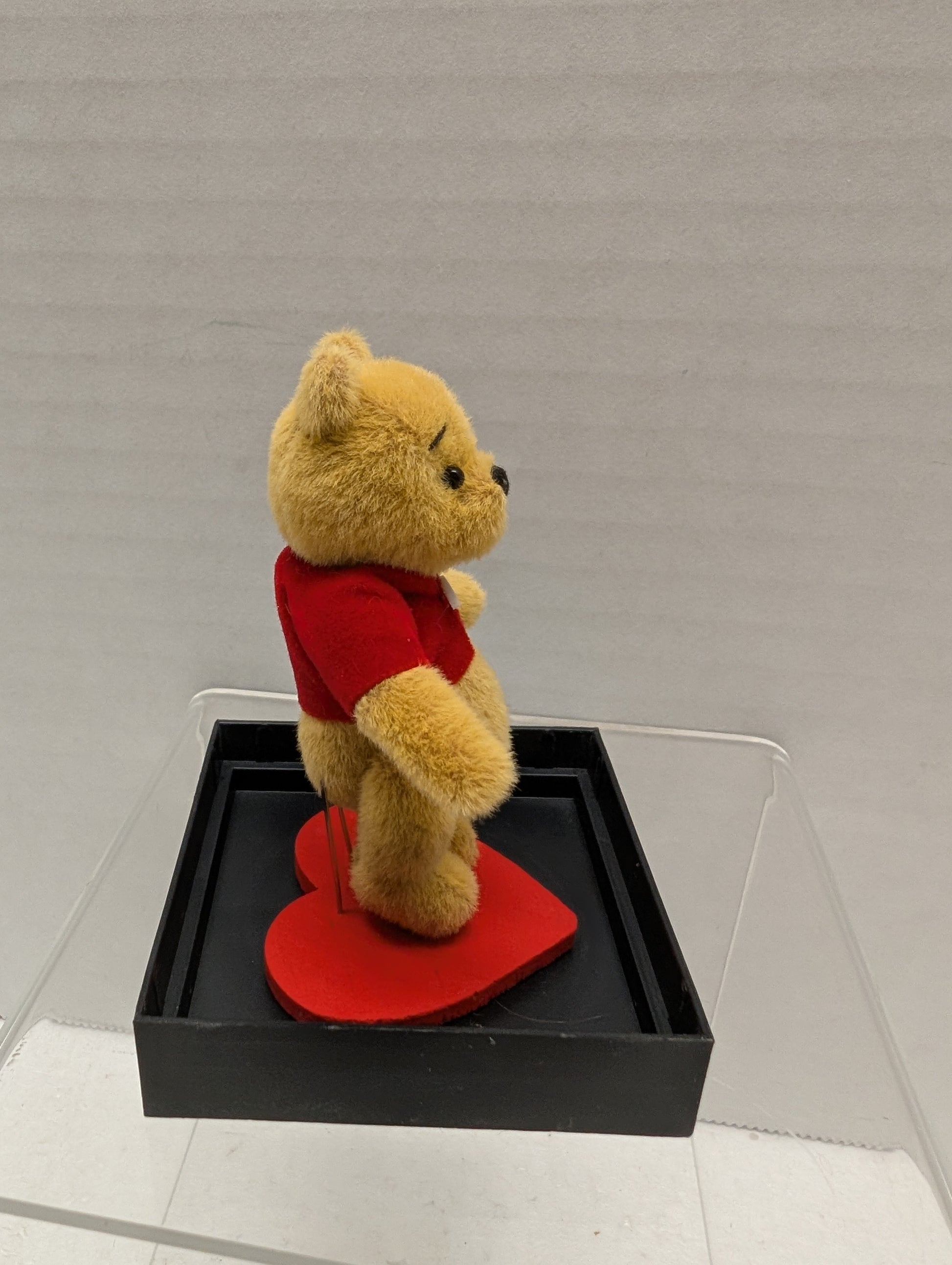 World of Miniature Bears Pooh image 5