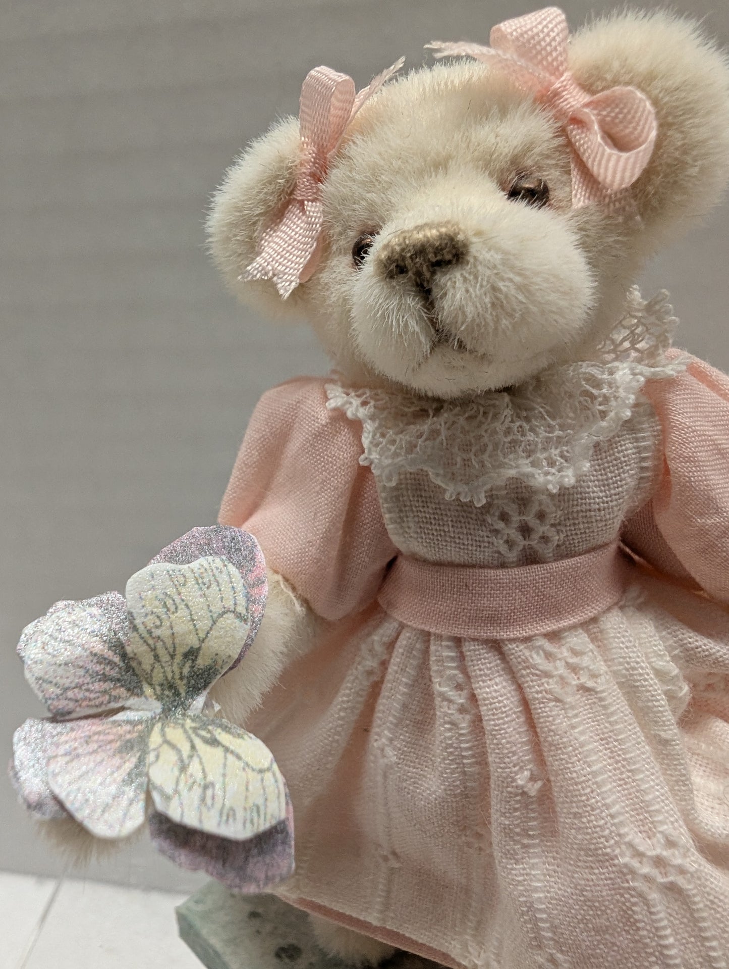 Kathryn Riley Artist Bear " A Little Act of Kindness" image 10
