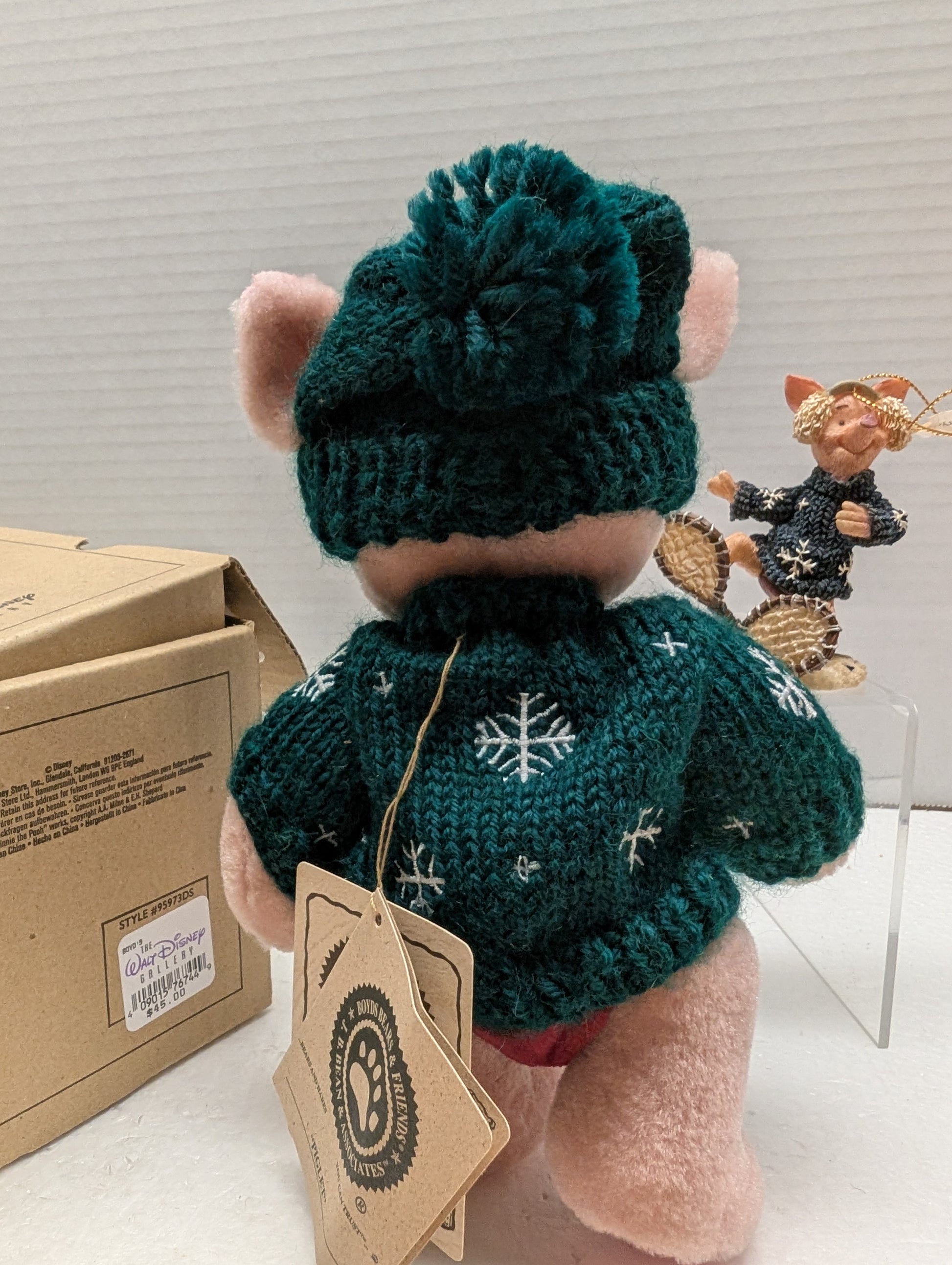 Boyds Pooh Bear's Winter Holiday Piglet with resin figurine 95973DS image 1