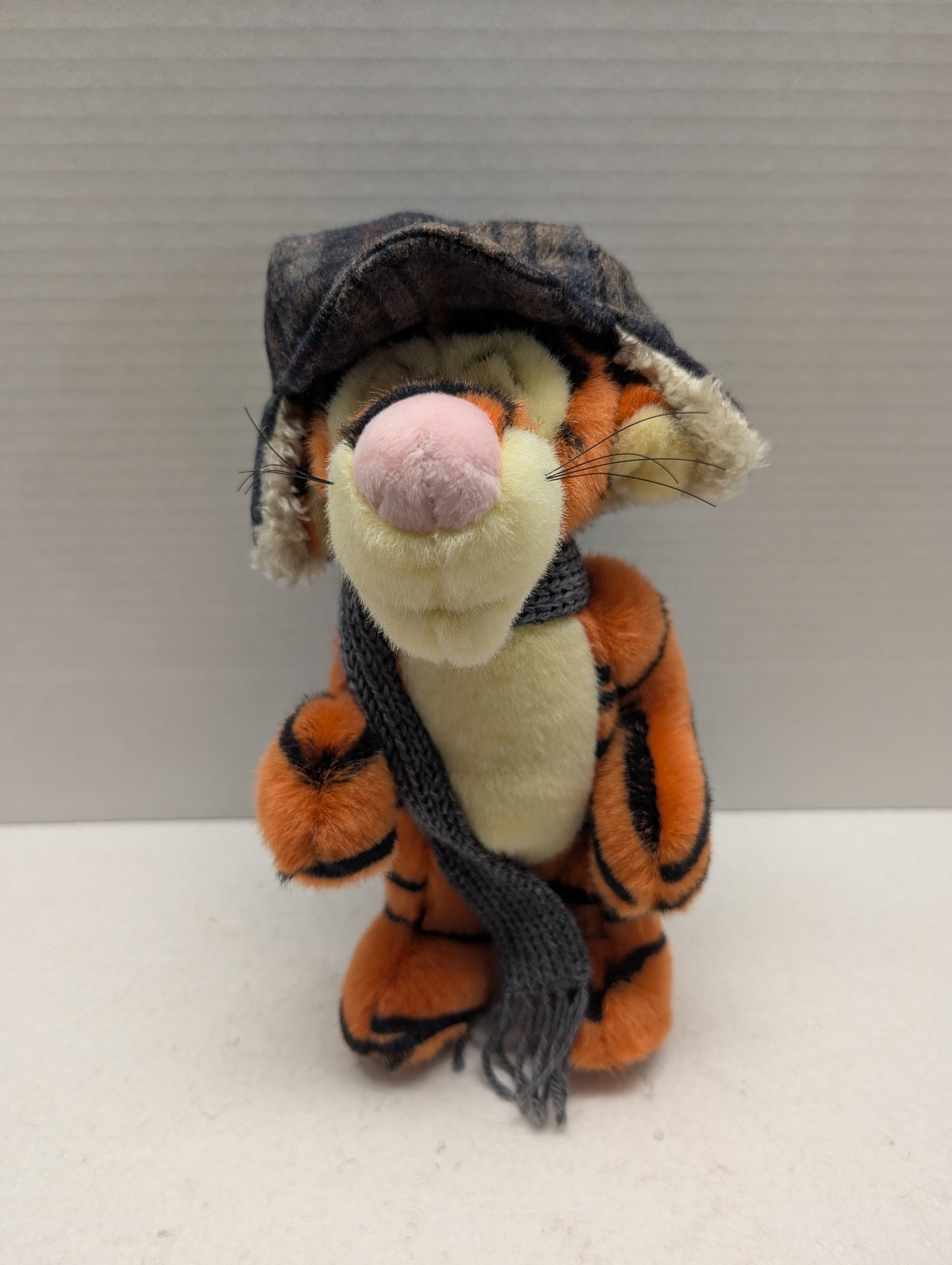 Boyds Pooh Bear's Winter Holiday Tigger 95980 DSP image 0