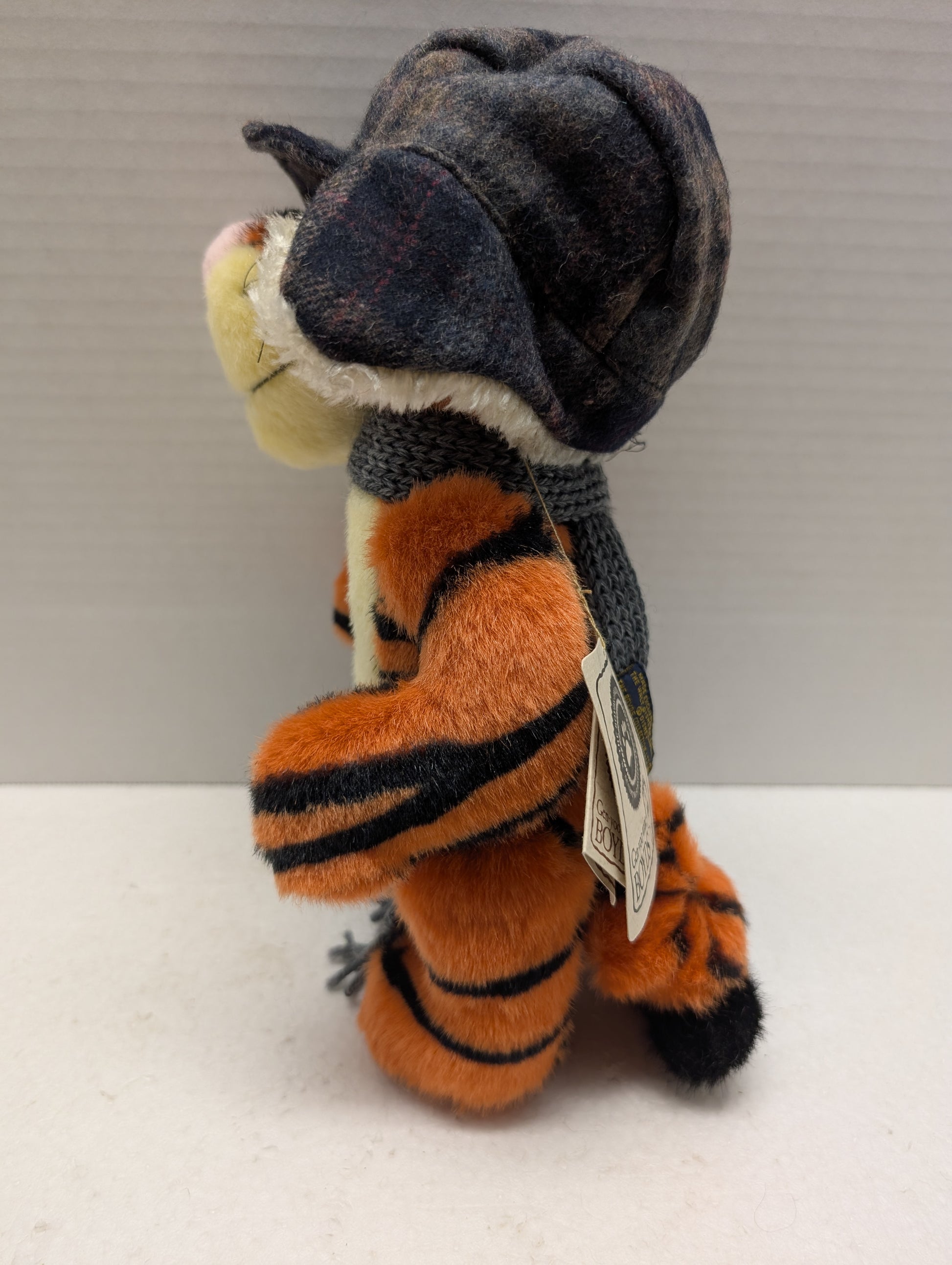 Boyds Pooh Bear's Winter Holiday Tigger 95980 DSP image 6