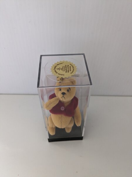 Pooh Bee Miniature by Jamie Wu 1999 WDWC image 4